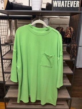 Relaxed Short Sleeve Pocket Tee in Lime Green